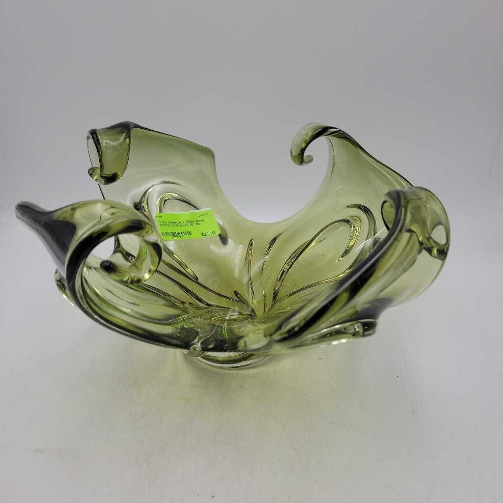 Green Art Glass Bowl (YVO) (511)