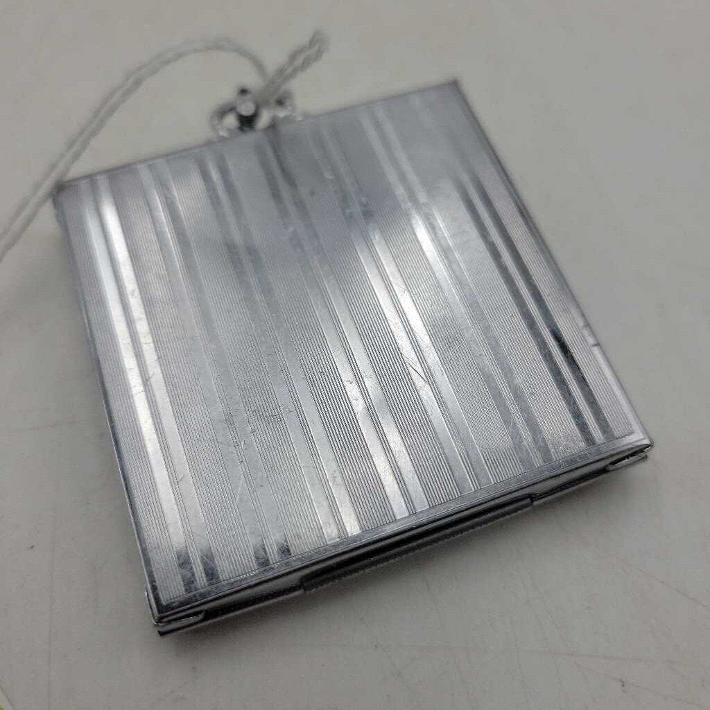 E.A.M. compact (LIND)