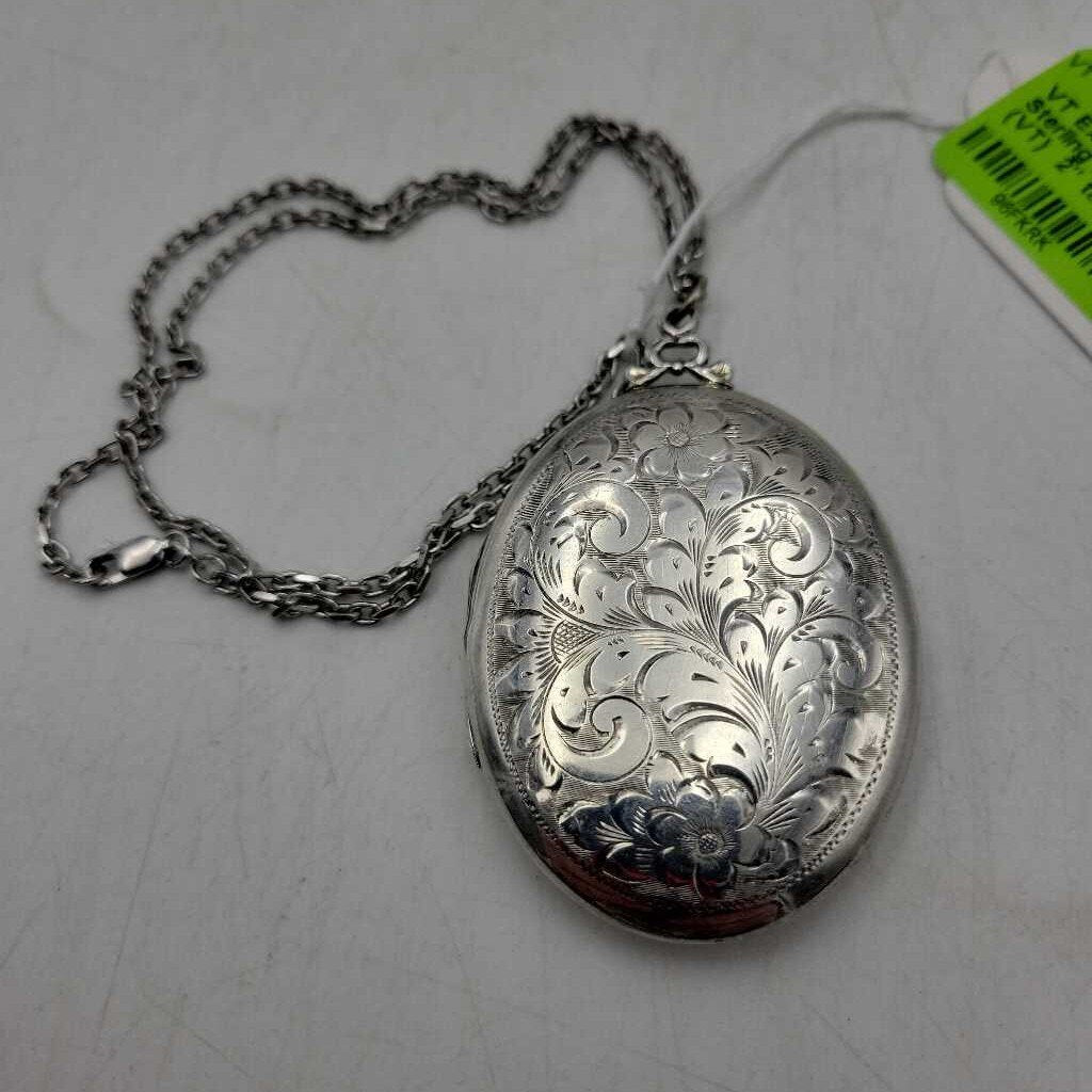 Exceptionally Large Sterling Locket c.1948 - 13405 (VT)