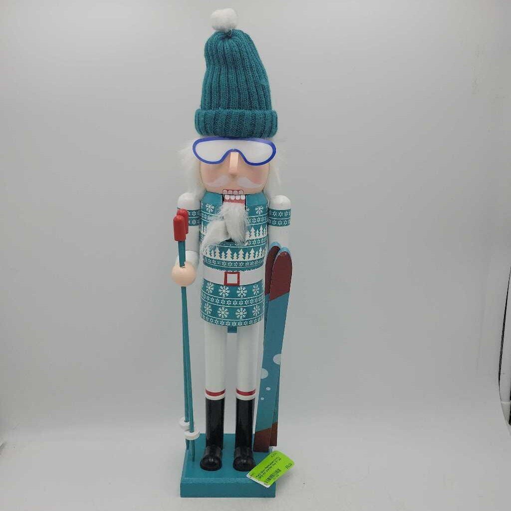 Skier Nutcracker (YVO) (511) nut cracker