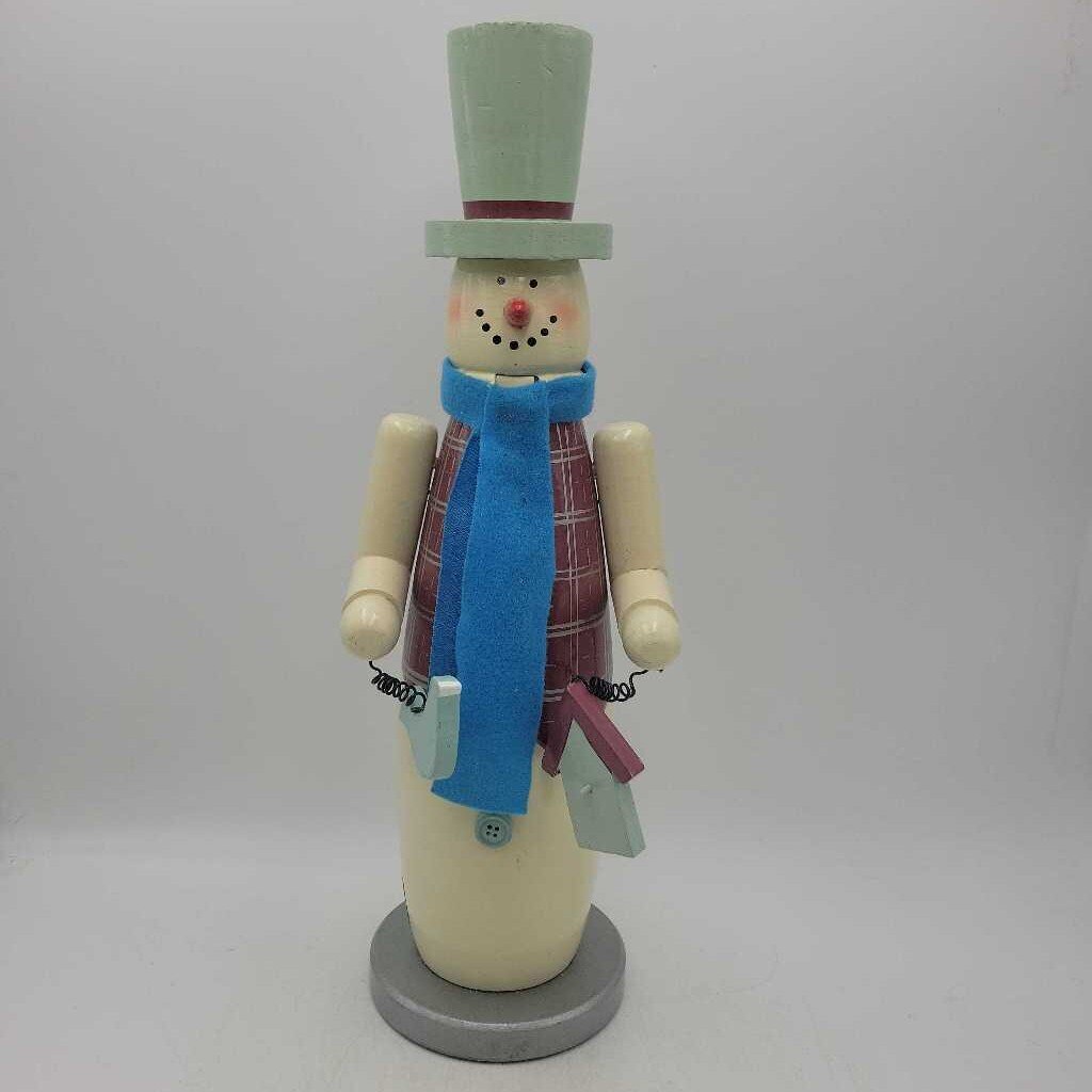 Nut Cracker Snowman (YVO) (511) nutcracker