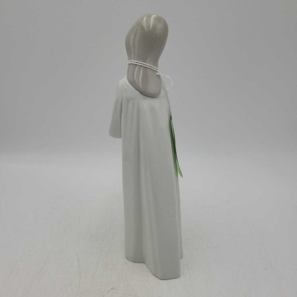 Lladro Girl With Candle (DEB)