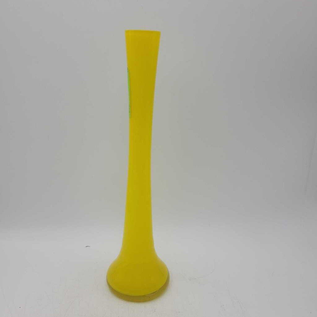 Yellow vase (JAS)