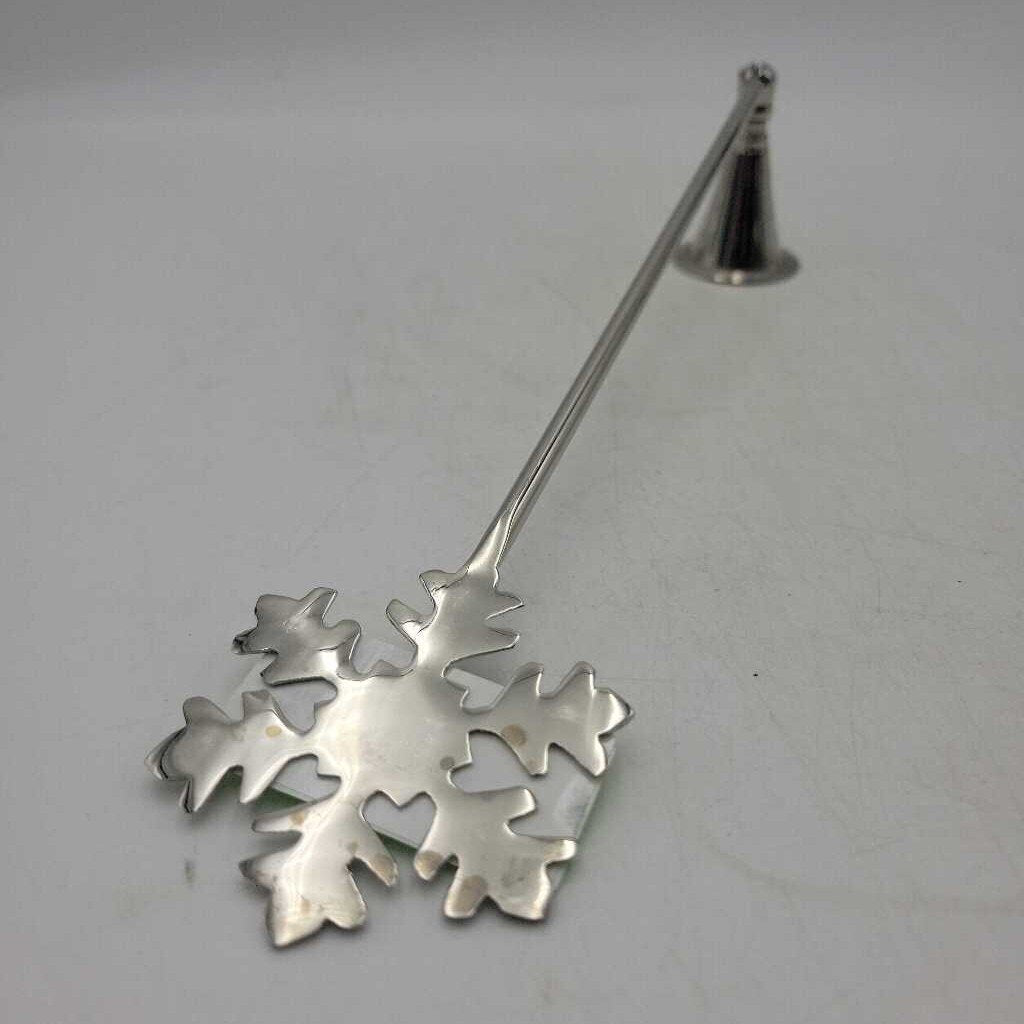 Silver snowflake candle snuffer (WIL)