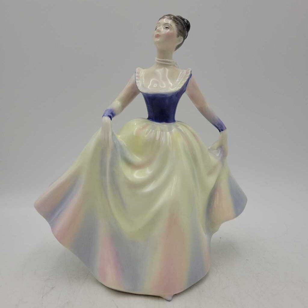 Royal Doulton "Lisa" HN# 2394 #604 (NS)