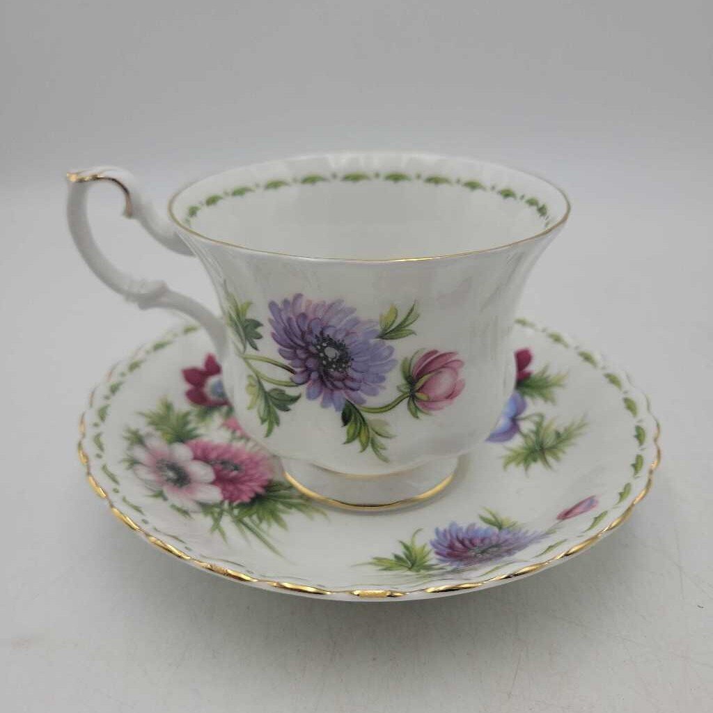 Royal Albert Cup and saucer March #604 (NS)