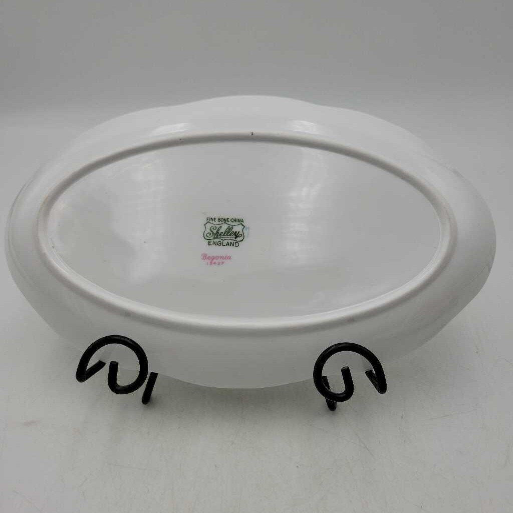 Shelley "Begonia" Oval Shaped Plate (YVO) (512)
