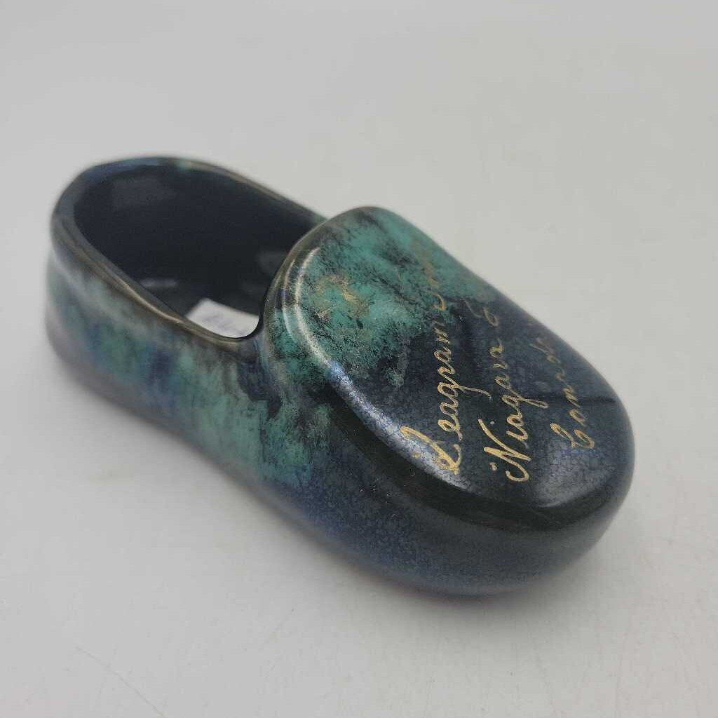 Seagram Tower Niagara Falls McMaster Pottery Shoe (JL)