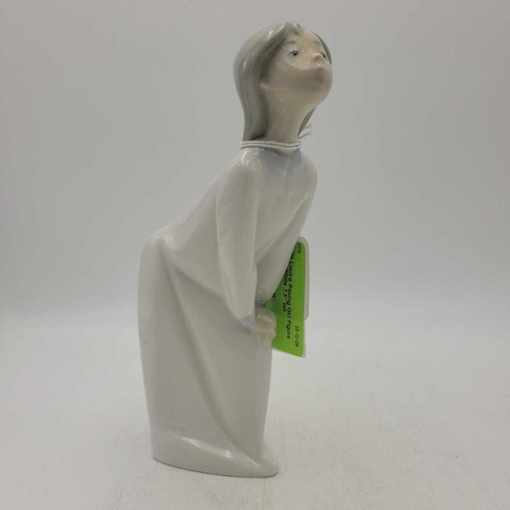 Lladro Posing Girl Figure (DEB)