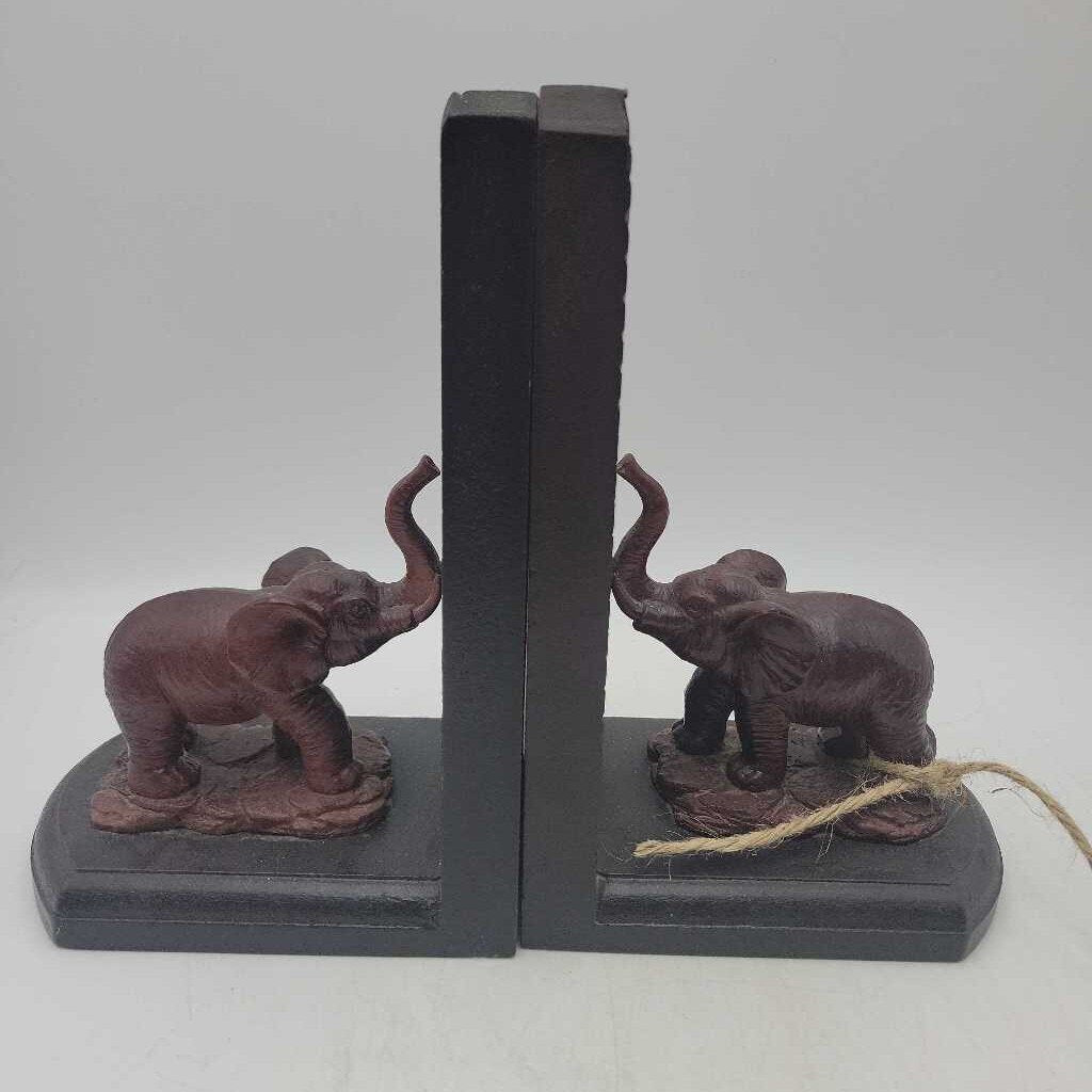 Wooden Elephant Bookends (M2) 2