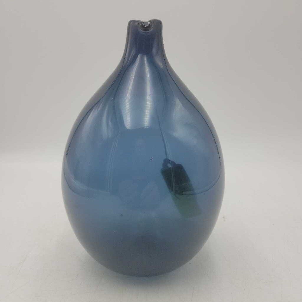 Art Glass vase Signed (DEB)
