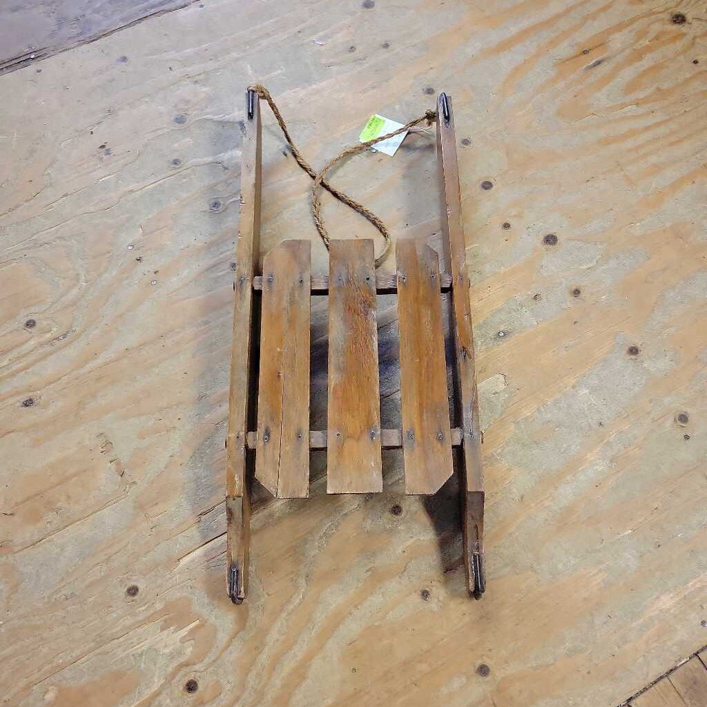 Antique Child's Sled (CAT) c535