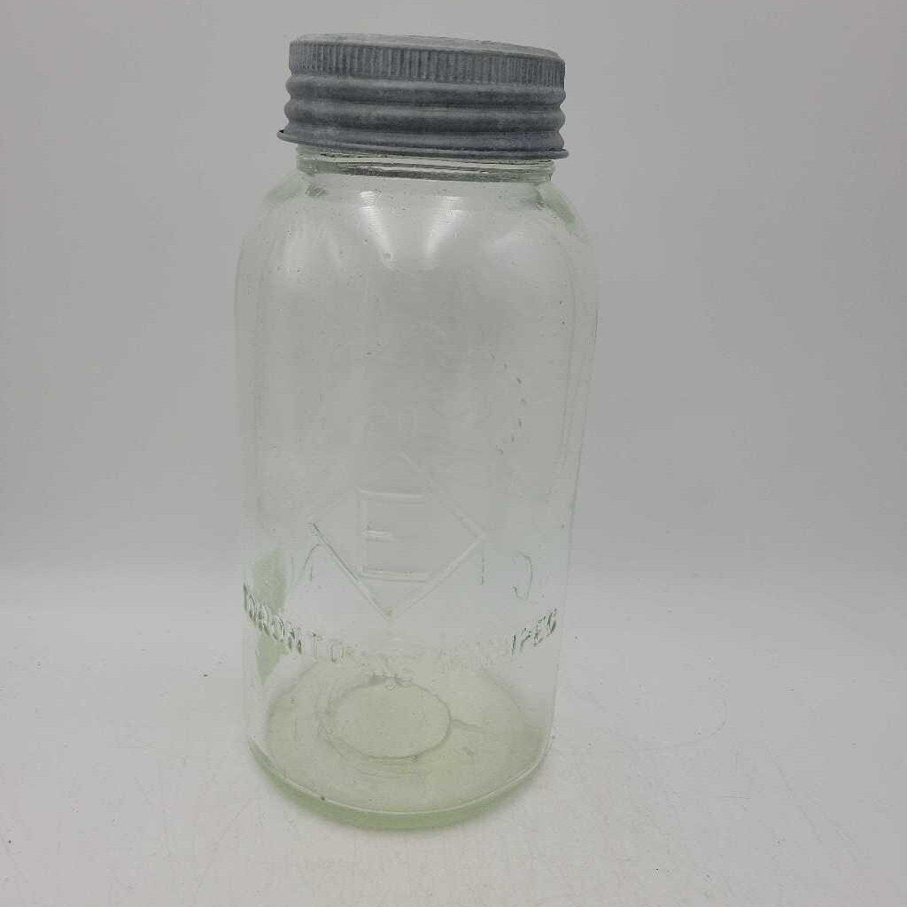 T.Eaton Co. Crown Half gallon Jar (JAS)