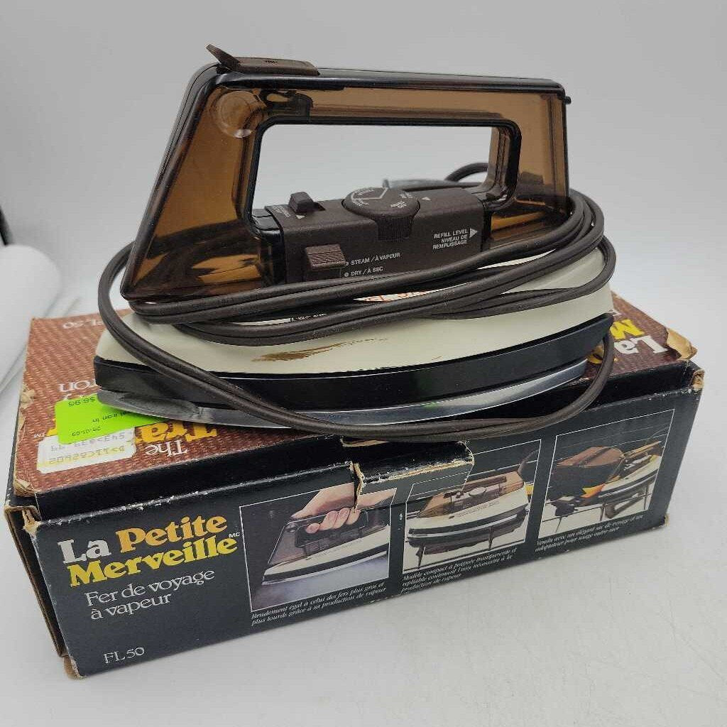 Vintage travel iron in box (JAS)