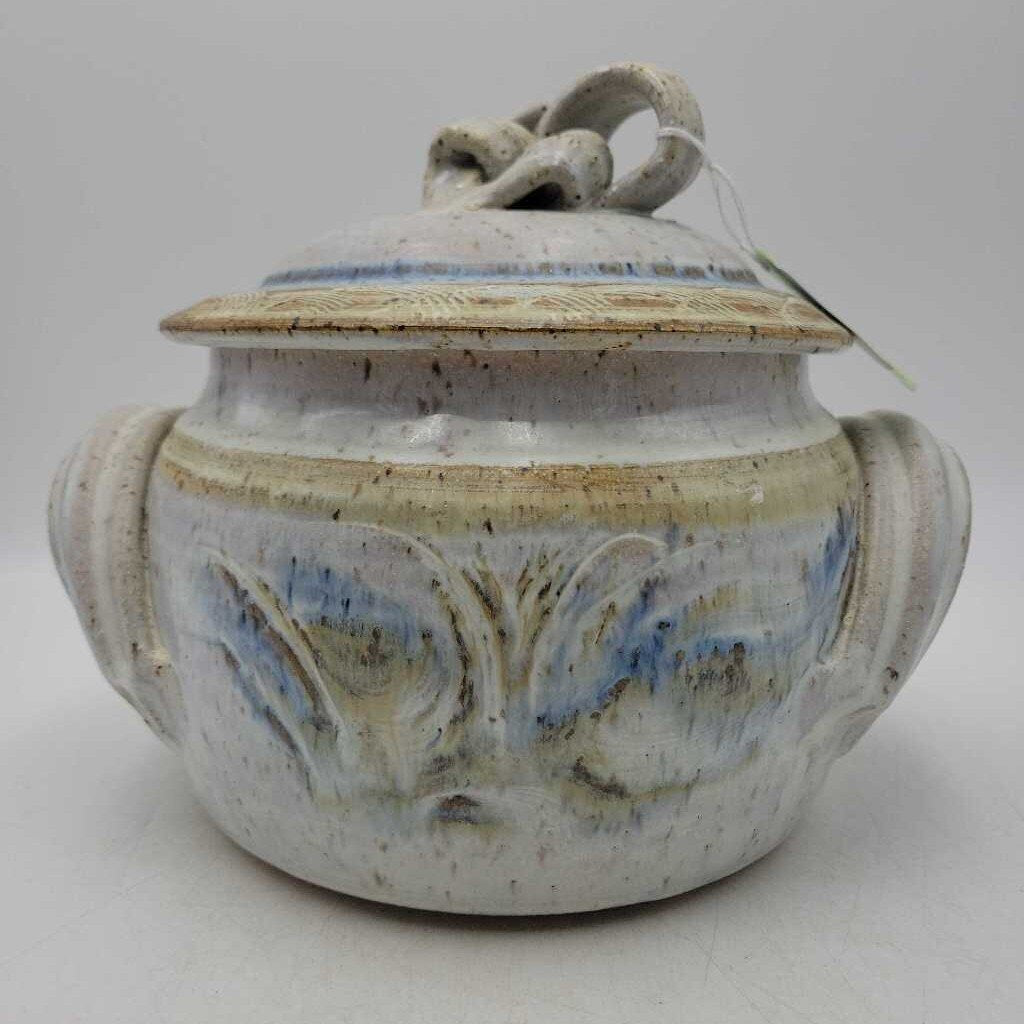 Fancy Pottery Casserole with Lid 8"Tall (DMG) 0865