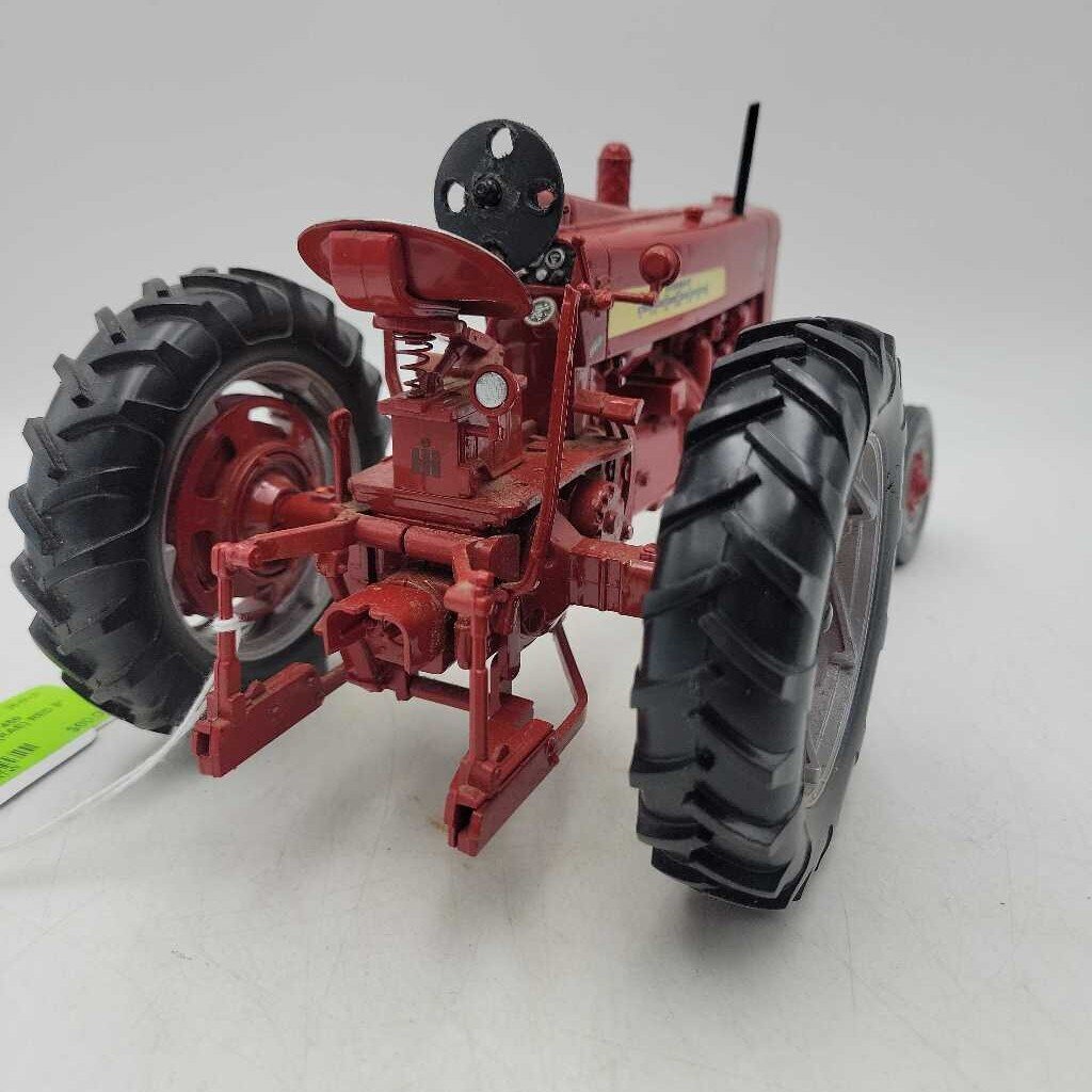 Farmall Diesel 450 Tractor by Ertl (RAE)