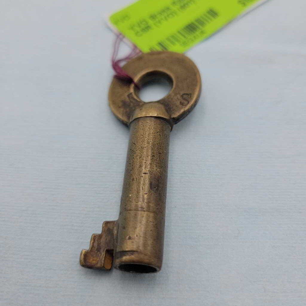 Brass Rail Road Key CSR (YVO) (601)