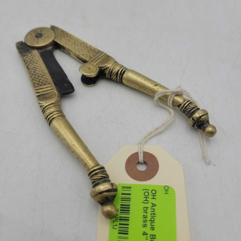 Antique Brass Nut Cutter (OH)