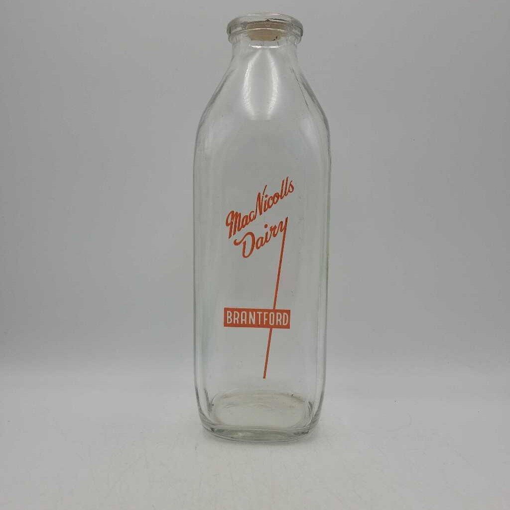 MacNicolls Dairy Milk quart Milk bottle ACL (YVO) 602