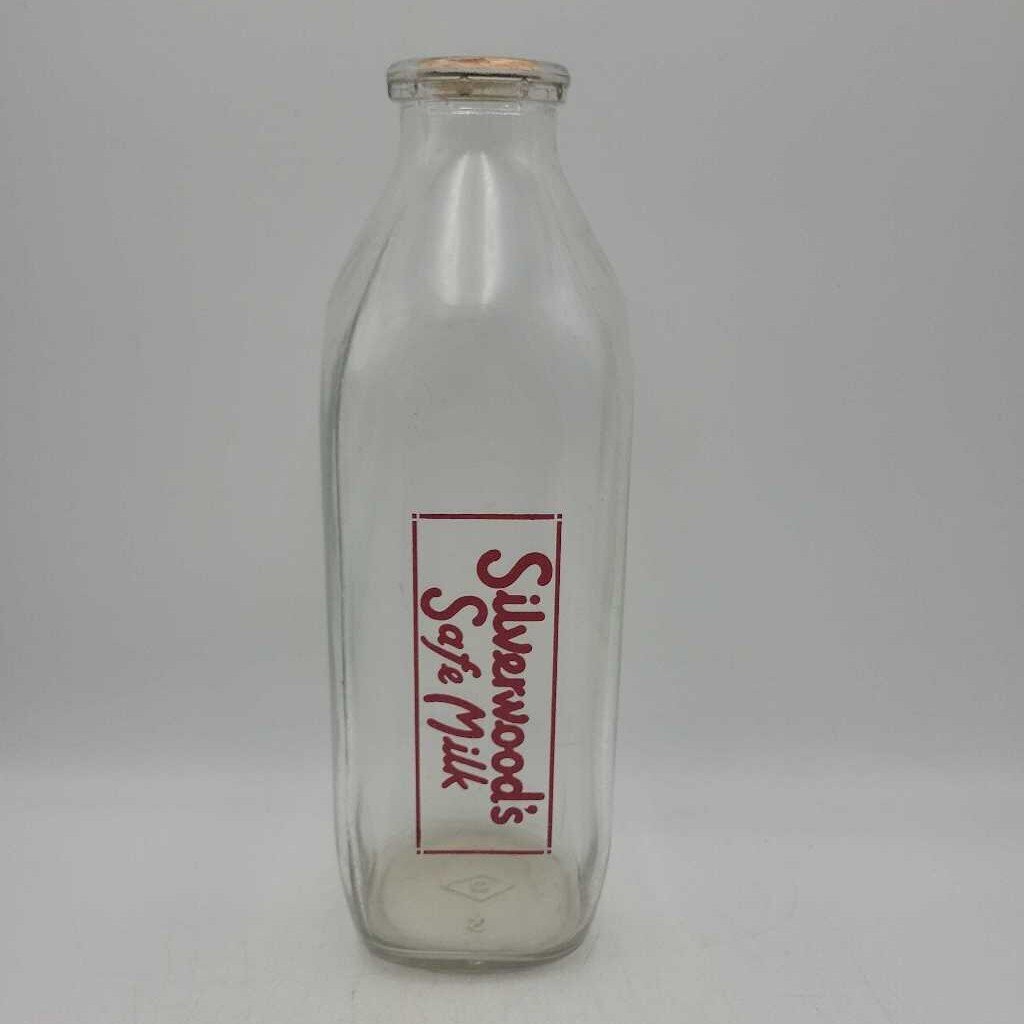 Silverwood's Dairy Milk quart Milk bottle ACL Tillsonburg (YVO) 602