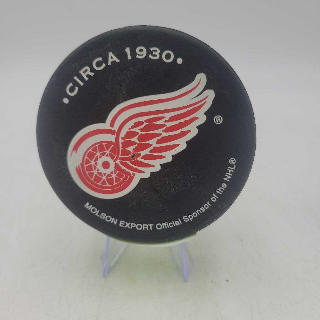 Detroit Red Wings Hockey Puck (JAS)
