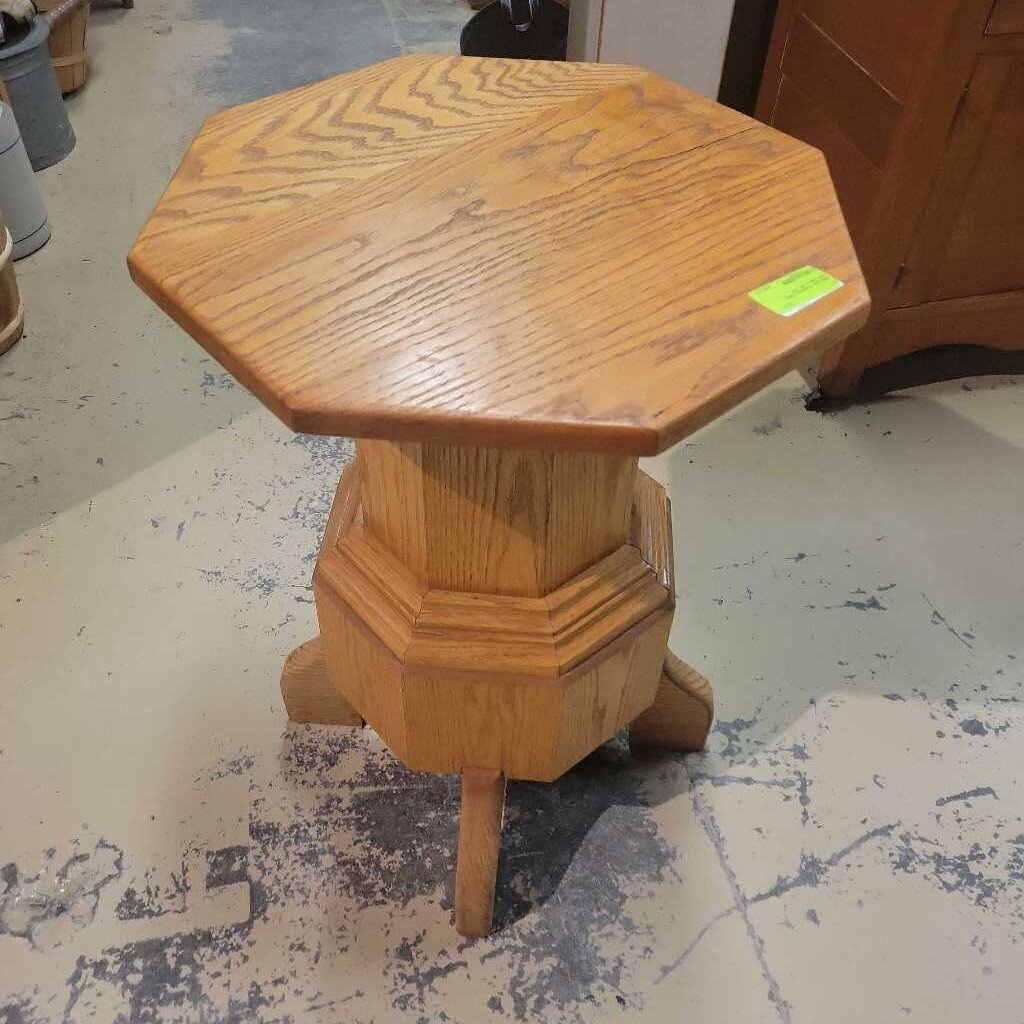 Oak Pedestal (GEC)