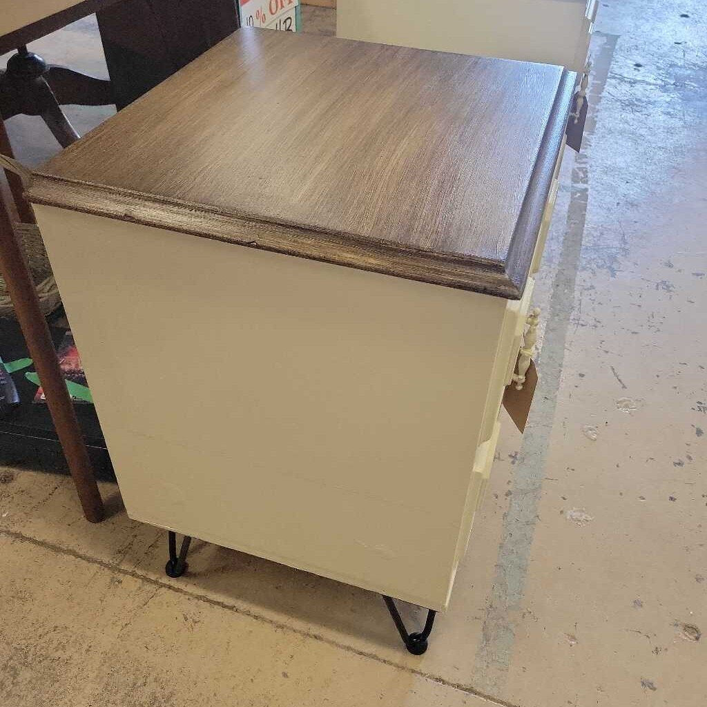 HB2 Bedside Table/Hairpin Legs (HB)