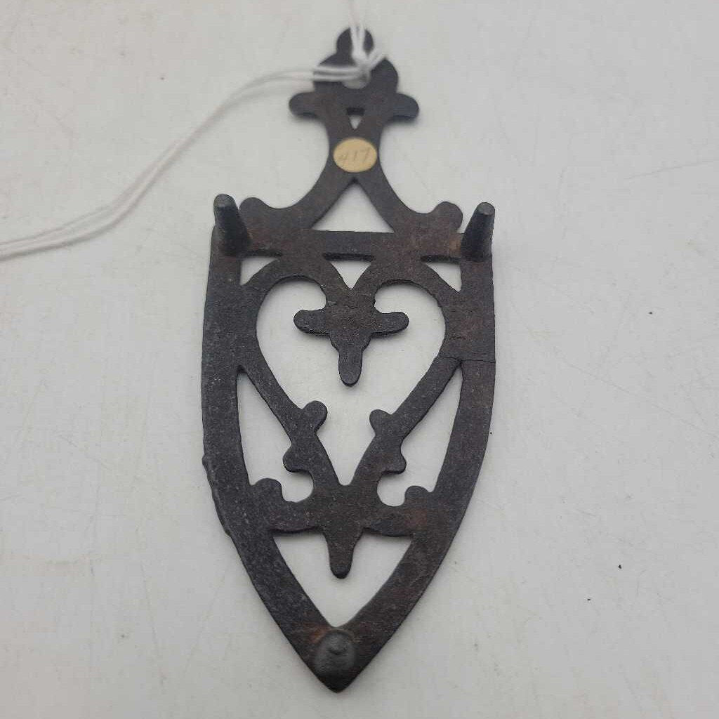 Miniature Cast Iron Trivet Heart (JEF)