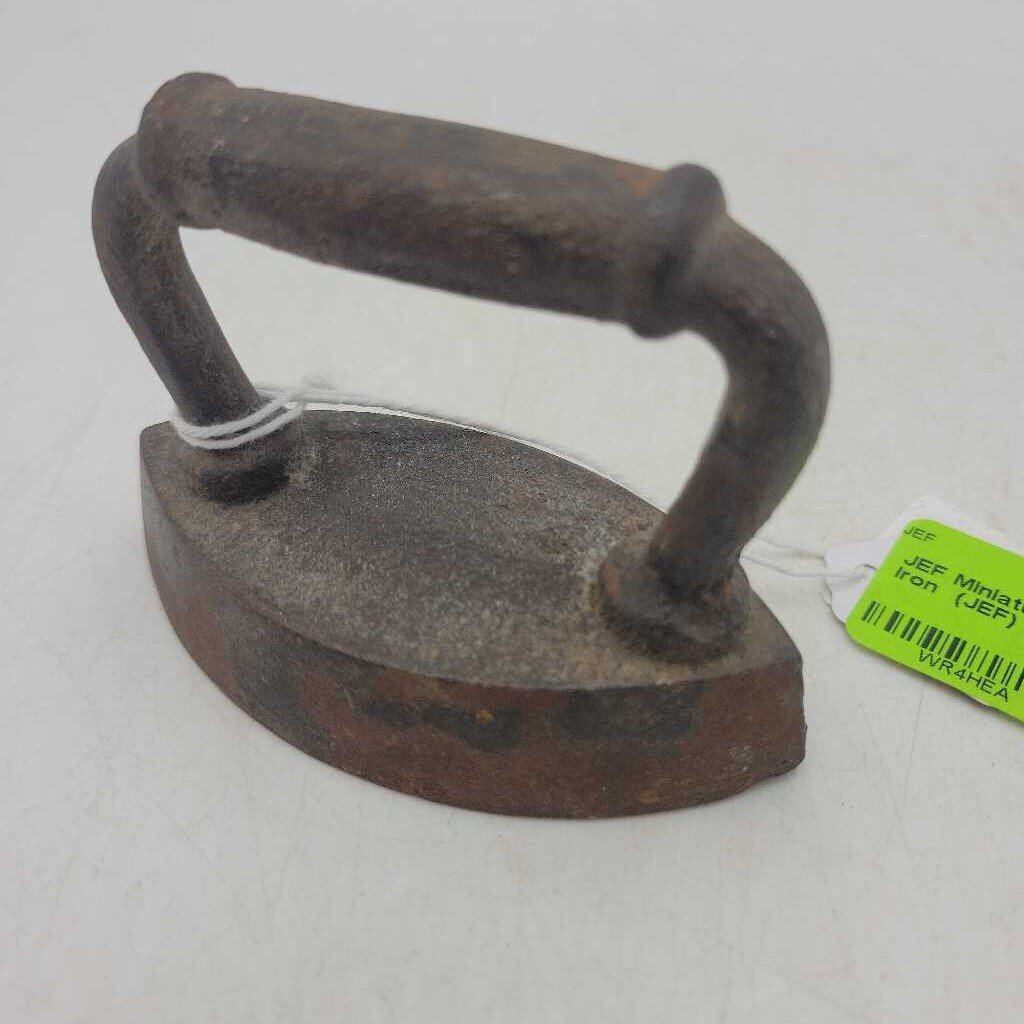 Miniature cat iron Sad Iron (JEF)