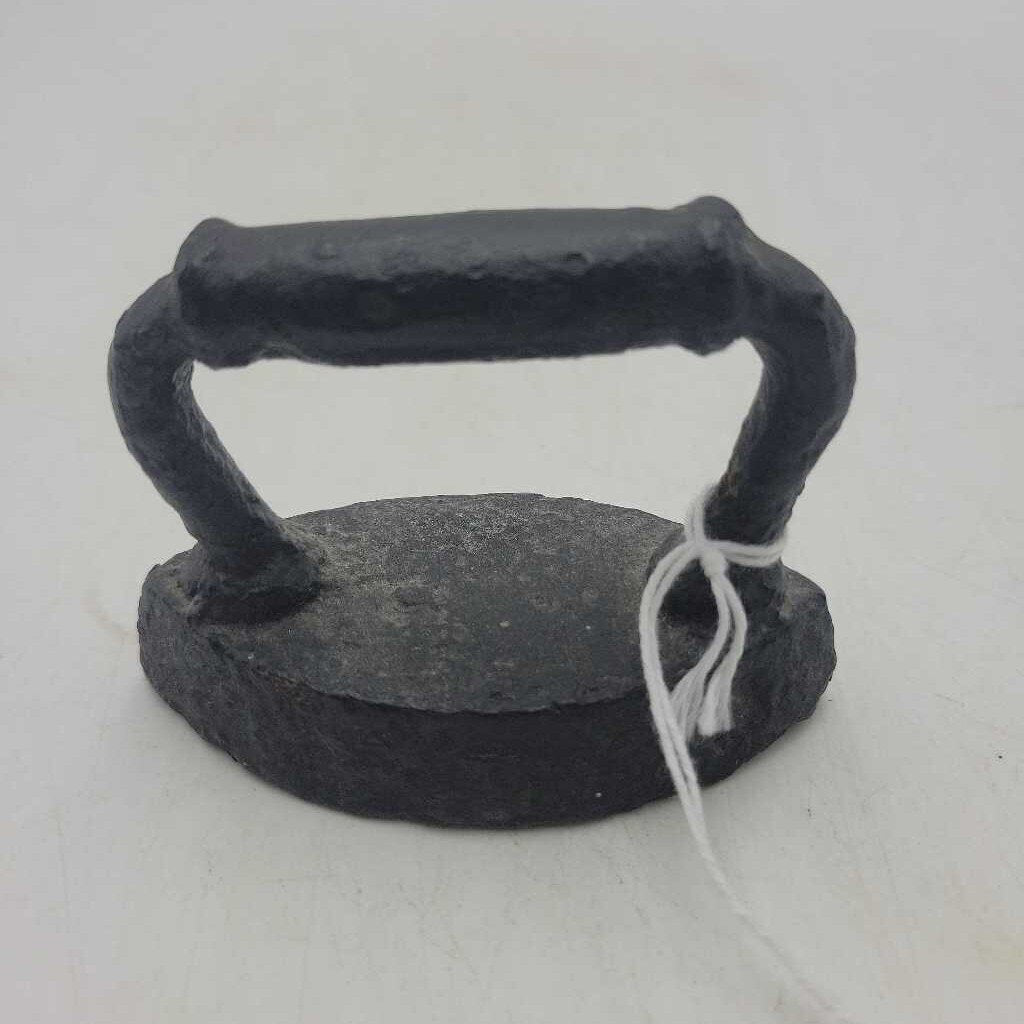 Miniature cast iron Sad Iron (JEF)