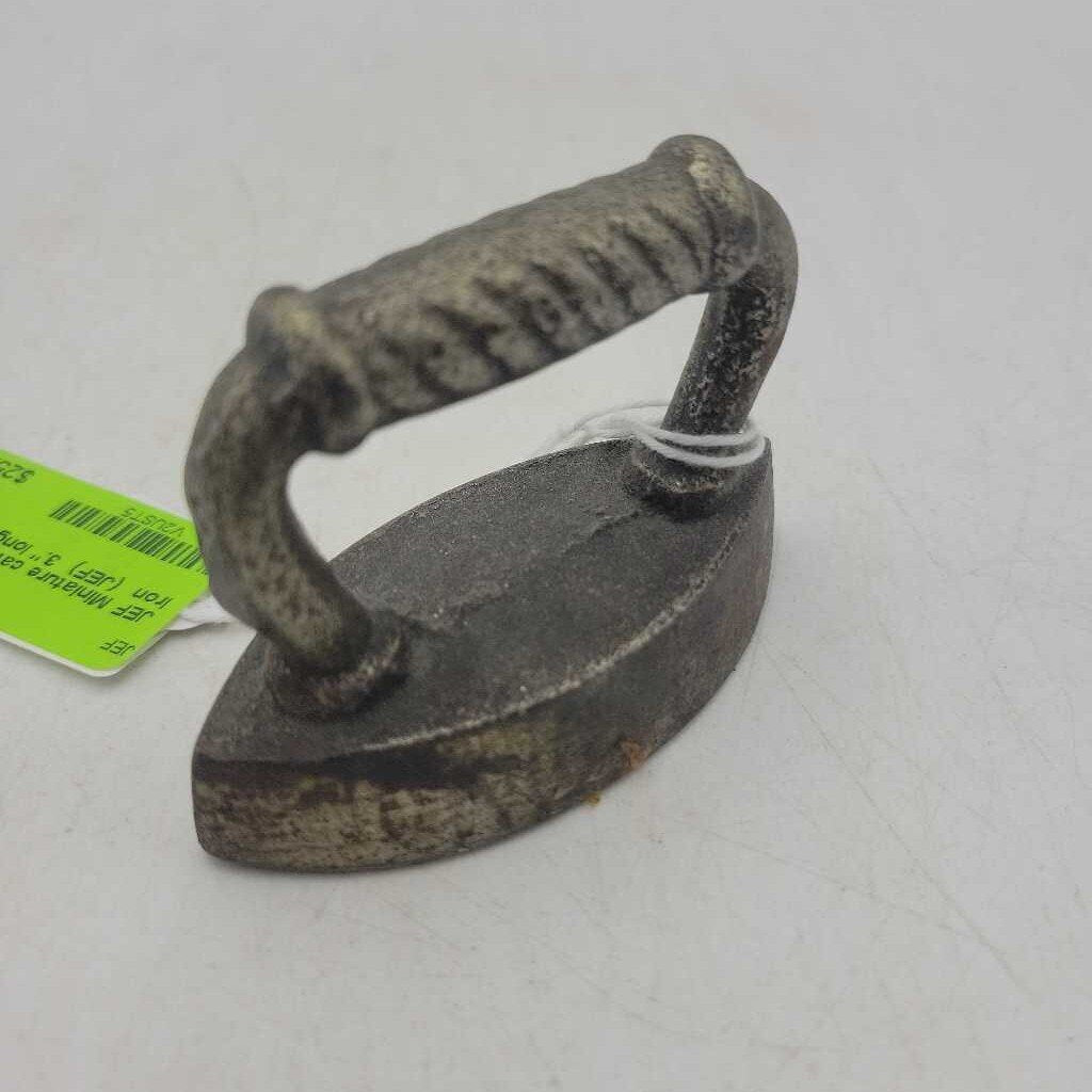Miniature cast iron Sad Iron (JEF)
