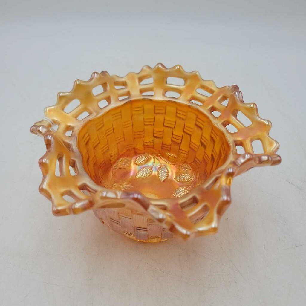 Carnival glass bowl basket weave Pattern (DEB)
