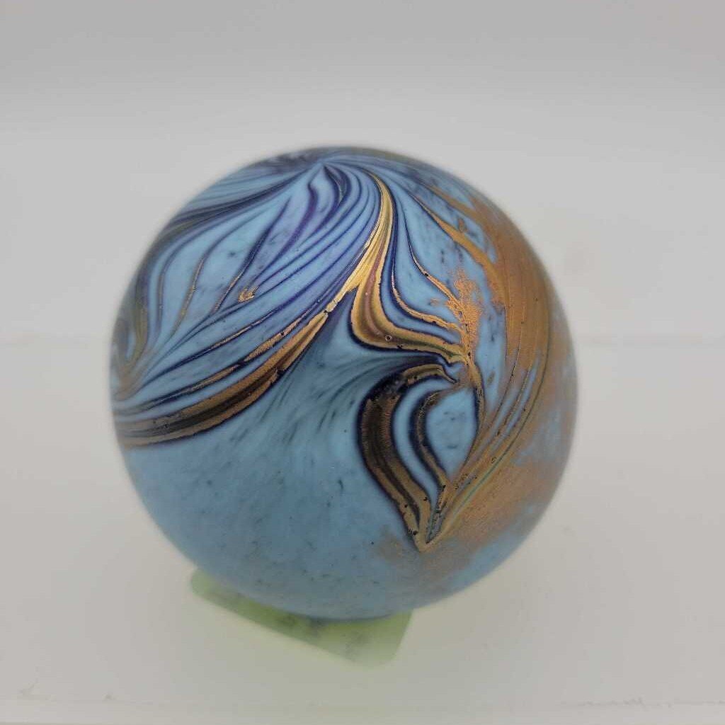 Iridescent art glass paperweight SR (NUR)
