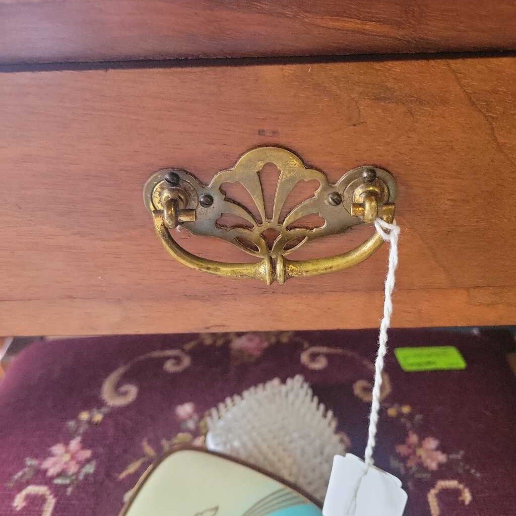 Antique Makeup Table (YVO) (603)