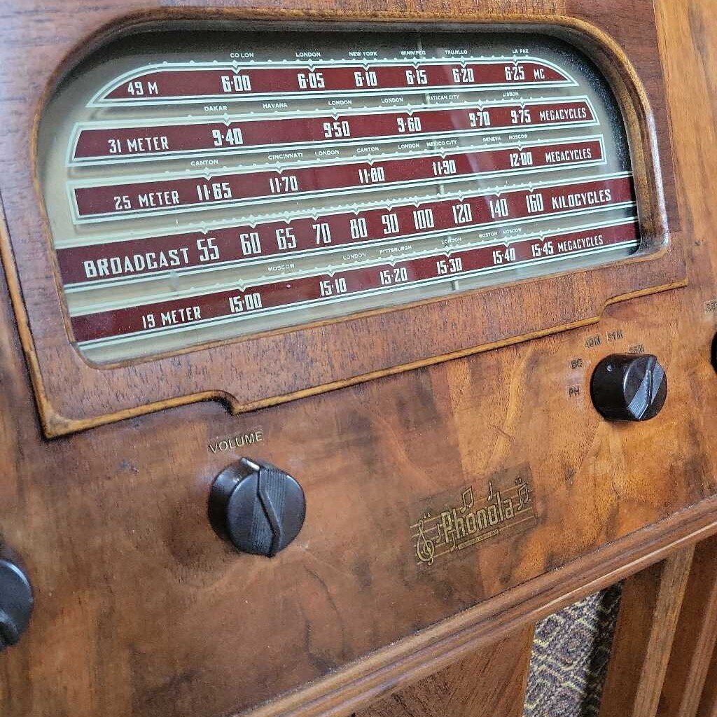 Dominion Electric Radio Floor Model IT 55PT