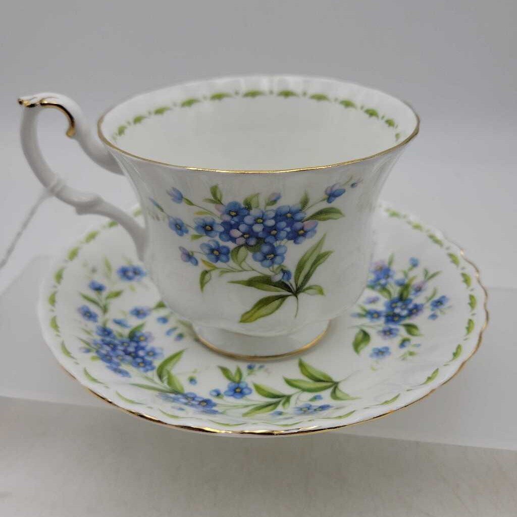 Royal albert Cup and saucer July (DEB)
