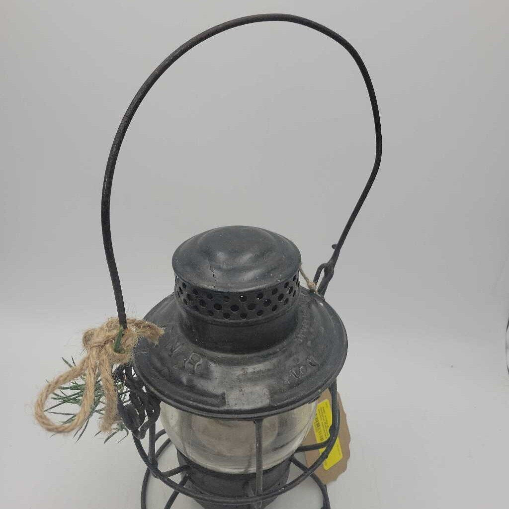 Antique Canadian National Railroad Lantern electric converted (AND)