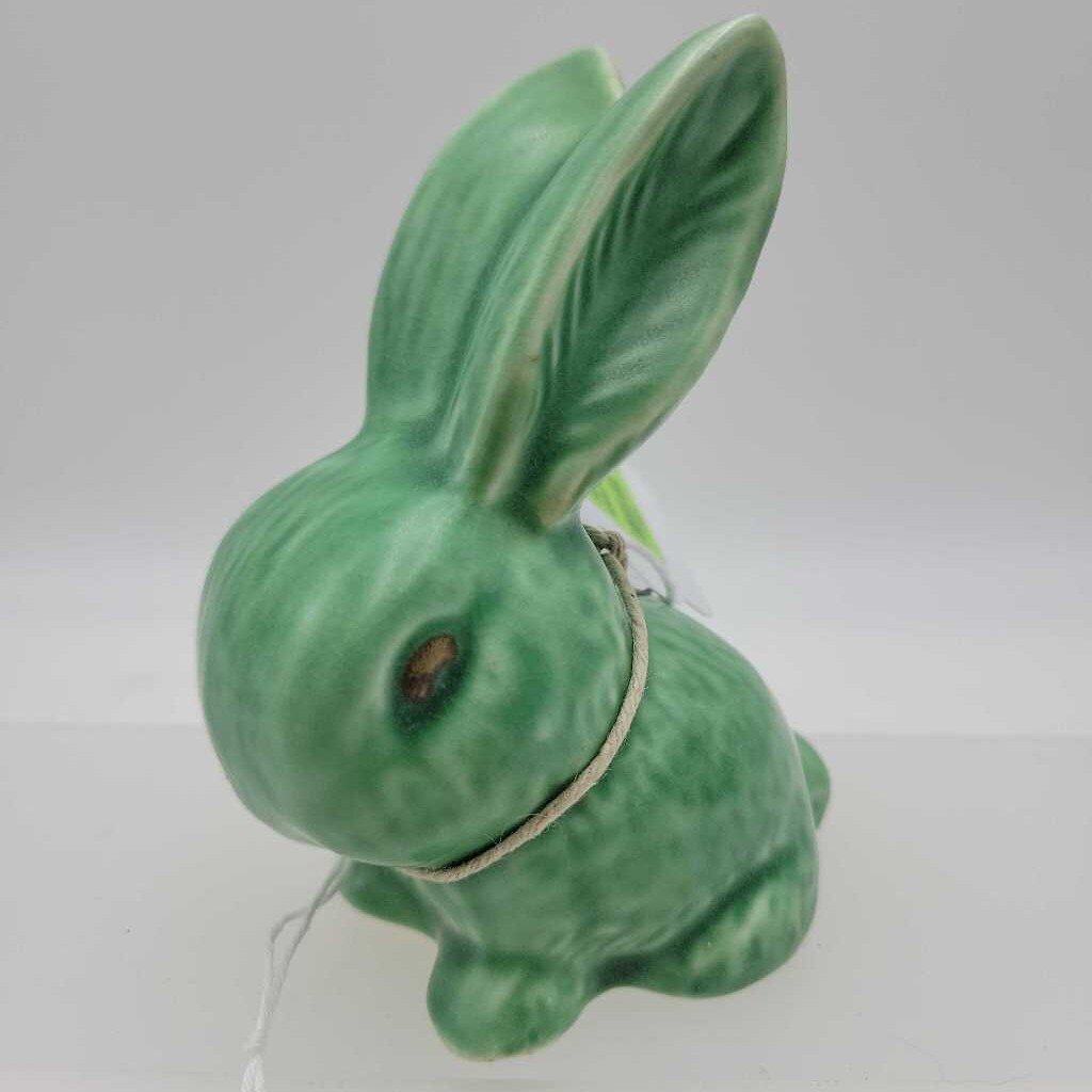 Sylvac England, Green Snub-Nose (#1067) Rabbit #2489