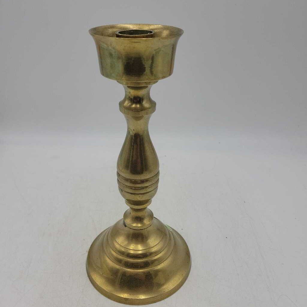 Brass Candlestick Holder w/Candle (YVO) (604)