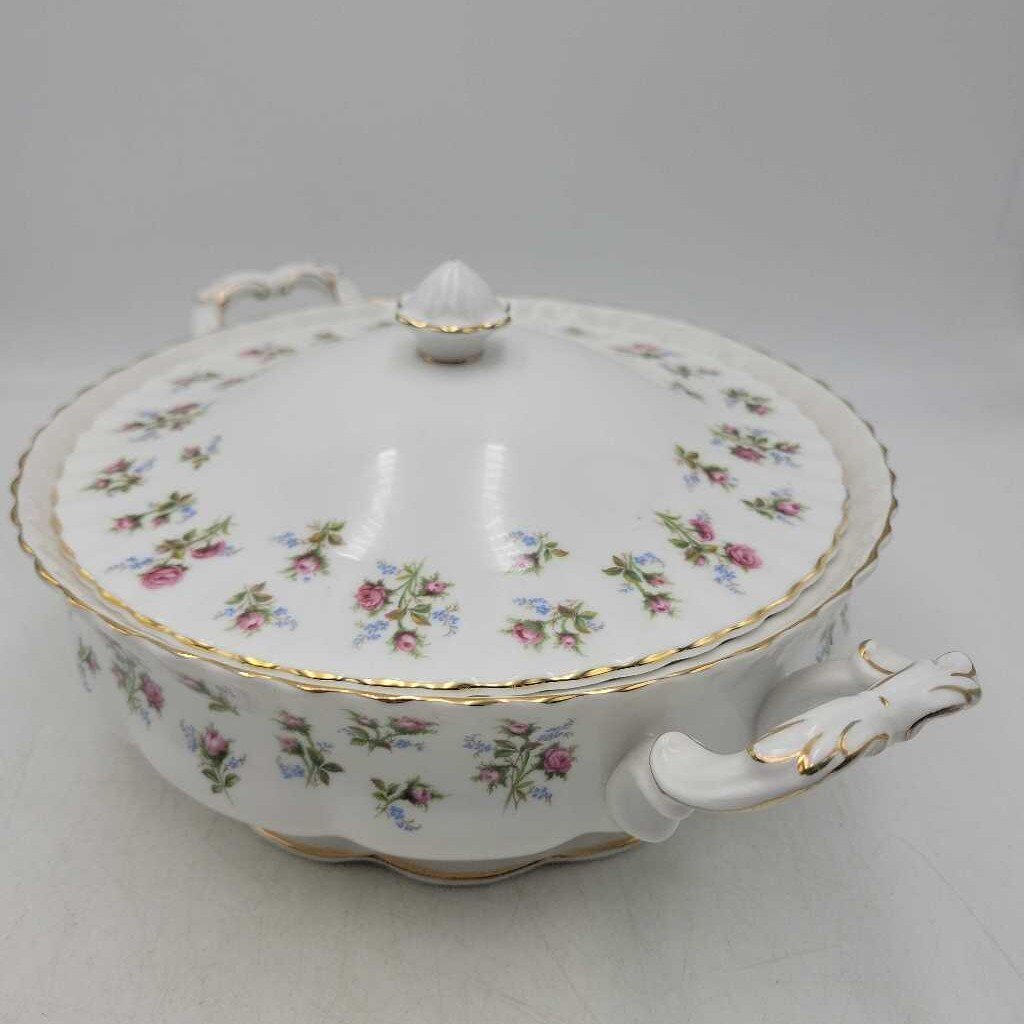 Royal Albert Winsome Covered Dish (DEB)