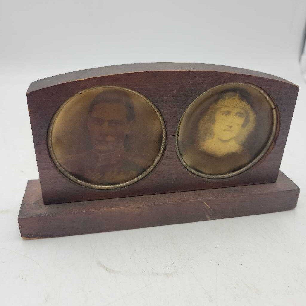 King and Queen Picture wooden frame (JAS)