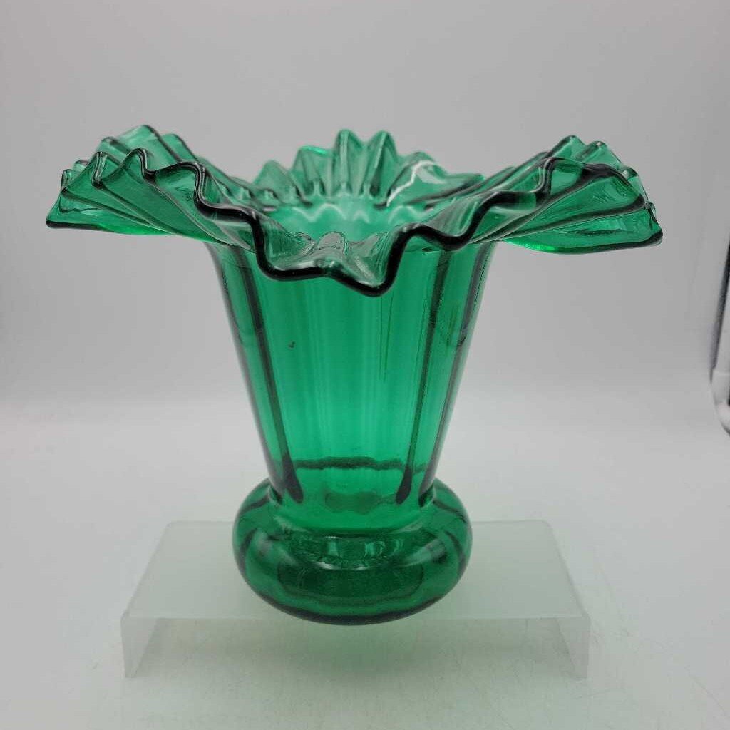 Hand Blown Art Glass vase (DEB)