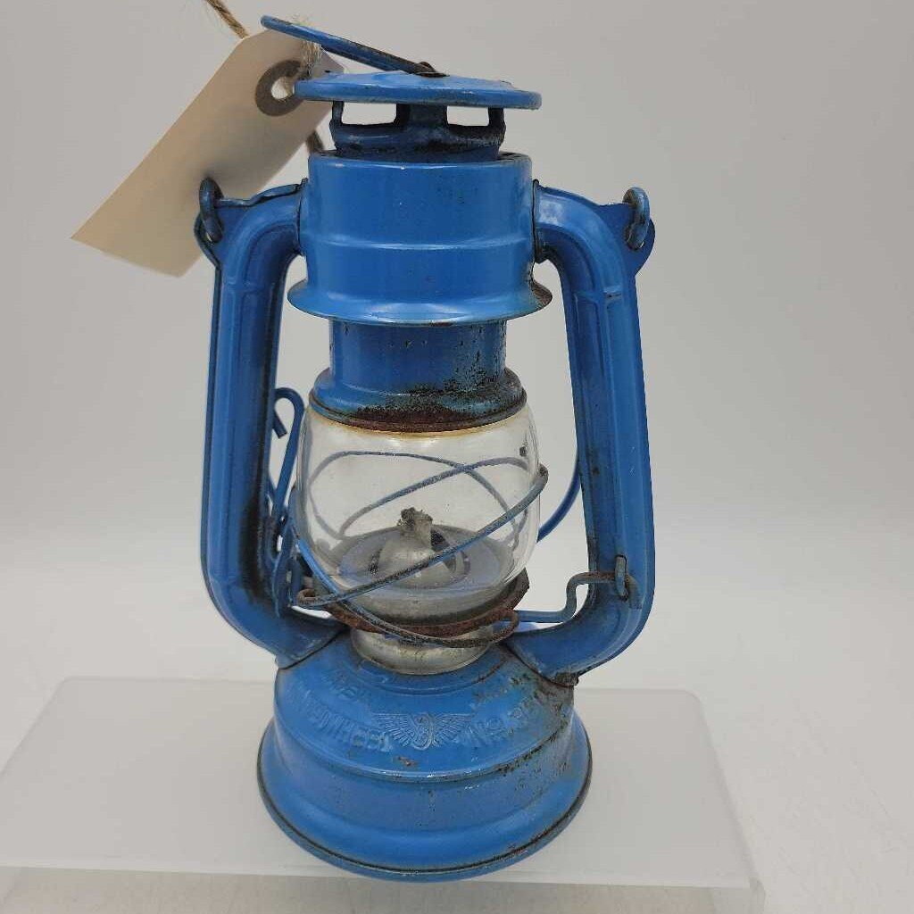 Blue Barn oil lantern, Winged Wheel no 350 (GBZ)