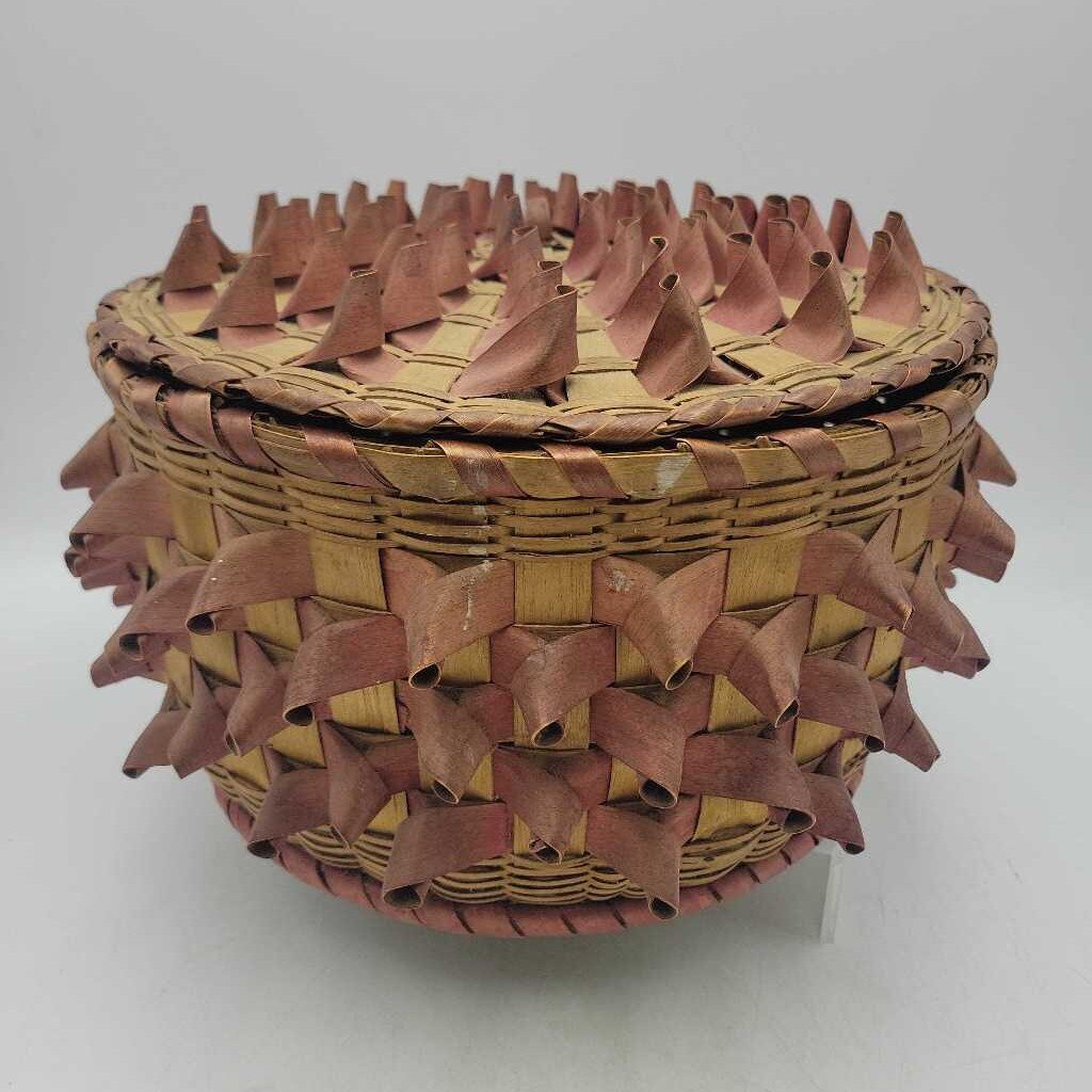 Native Covered Basket (DEB)