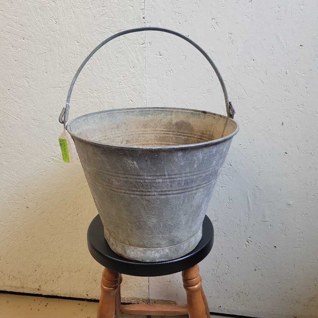 Vintage repaired CPR Railway Pail Bucket (DS) 1627