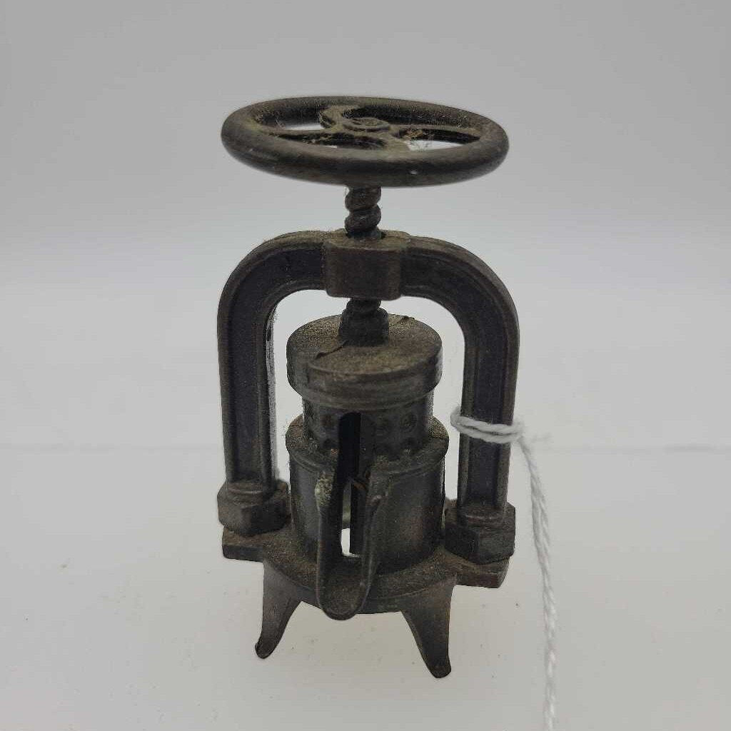 Wine Press Pencil sharpener (JAS)