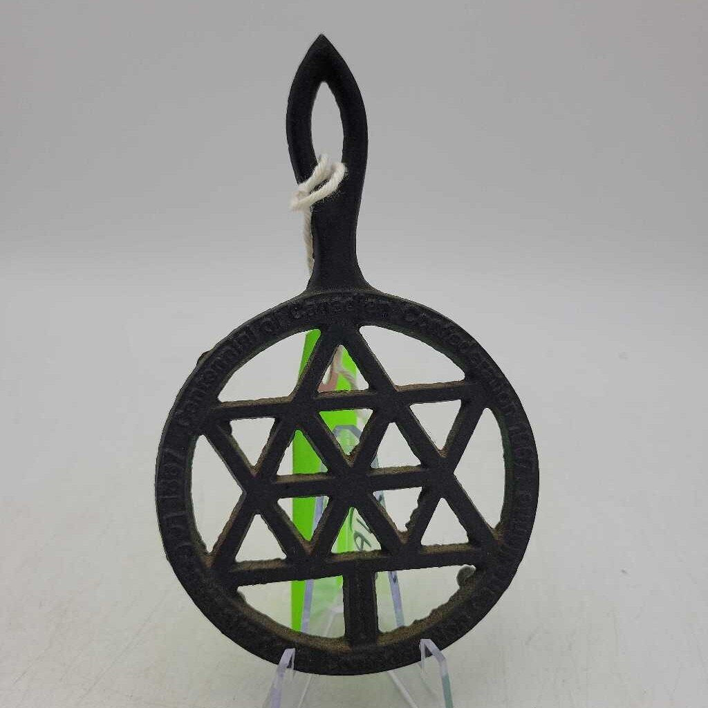 Canadian Centennial Confederation cast trivet (JAS)