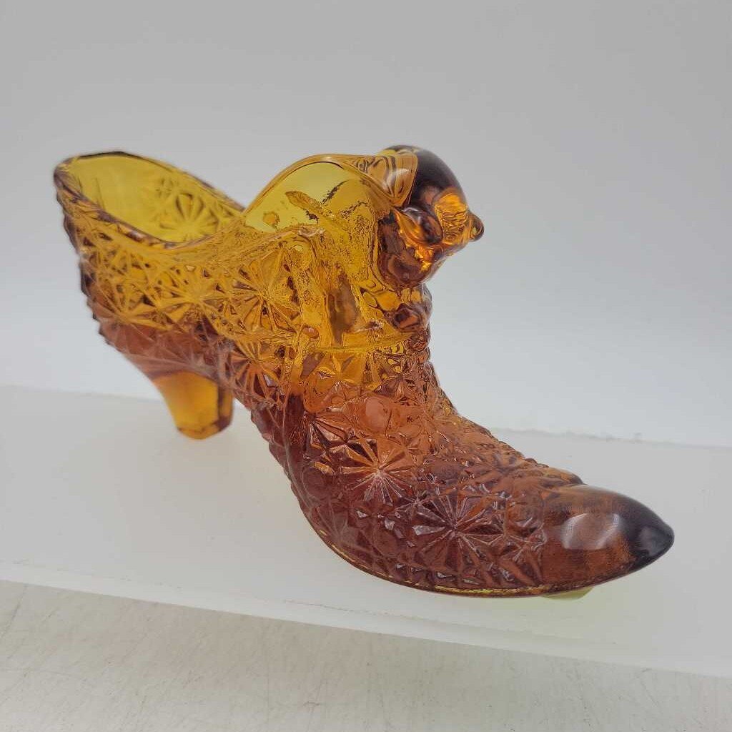 Fenton Glass shoe (KAR)