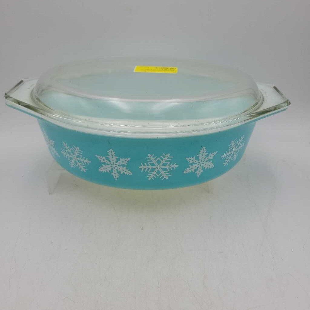 Covered Casserole Dish- "Snowflake" Pyrex (LOR)