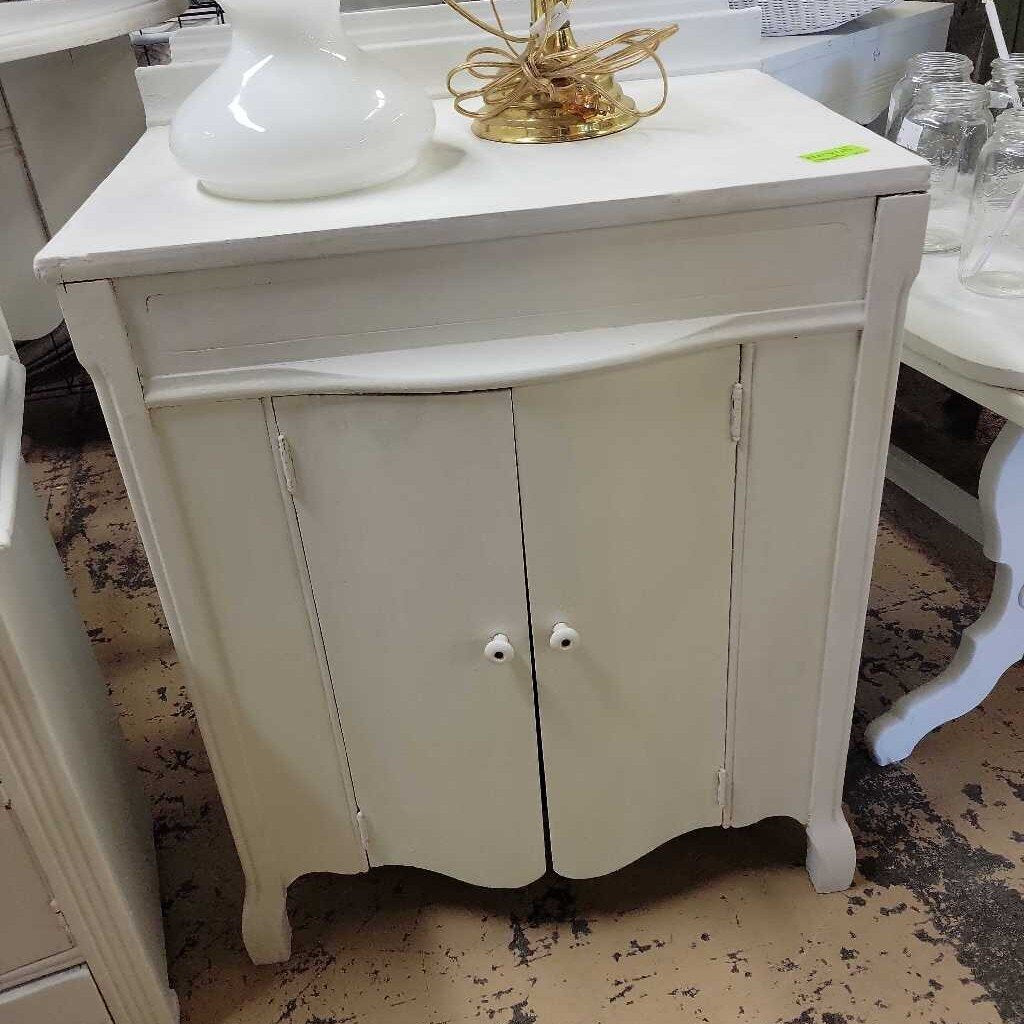 Small radio cabinet (RB)